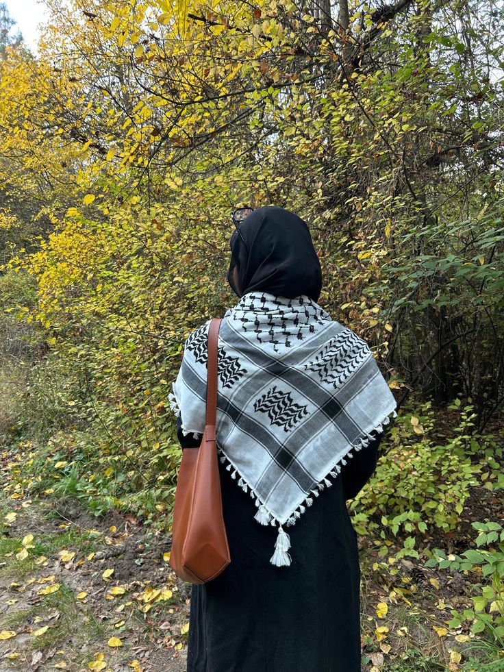Premium Keffiyeh Scarf with Tassels